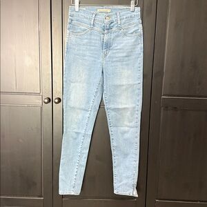 RARE !Levi mile high super skinny jeans